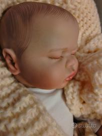 Adorabile bimbo realistico 