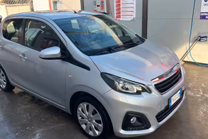Peugeot 108 PureTech 82 5 porte Allure
