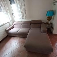 Divano tre posti con chaise lounge