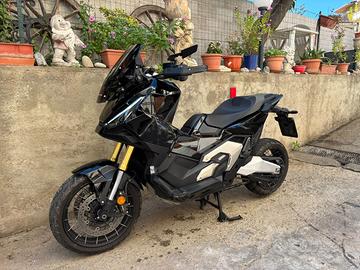 Honda X-ADV 750 DCT Black Edition