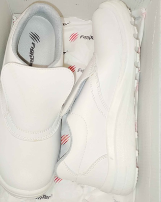 Scarpe antinfortunistiche per scuola alberghiera