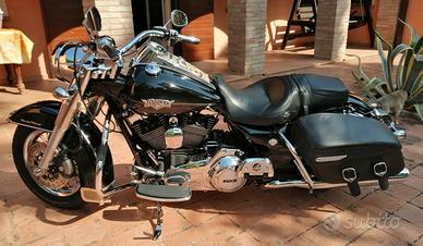 Harley Davidson Road King C.V.O. 2011 Moto e Scooter In vendita a Modena