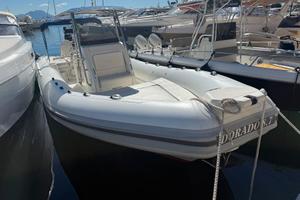 Cab Dorado 8.7 Pronto alla boa