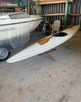 Canoa monoposto in vetroresina