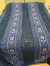 Copriletto matrimoniale lavorato a uncinetto