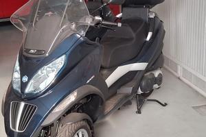 PIAGGIO MP3 400