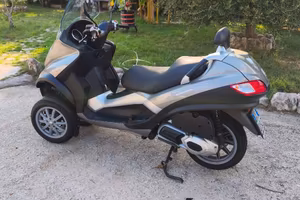Piaggio mp3 300