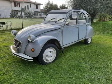 Citroen 2 CV.