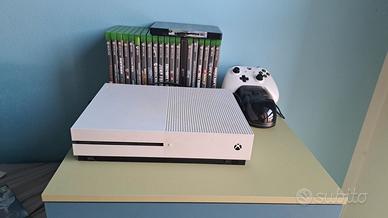 XBOX ONE S + CONTROLLER + GIOCHI
