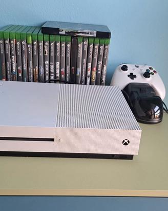 XBOX ONE S + CONTROLLER + GIOCHI