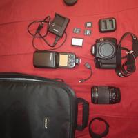 Canon 1200 D con due obbiettivi 