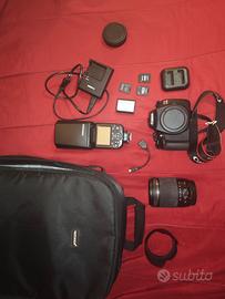 Canon 1200 D con due obbiettivi 