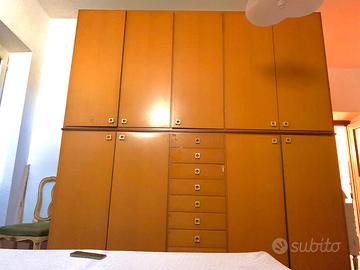 armadio 6 ante  e cassettiera 