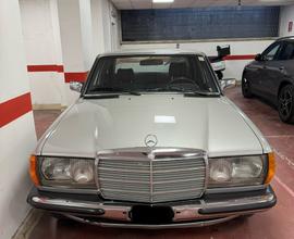 Mercedes 200 w123