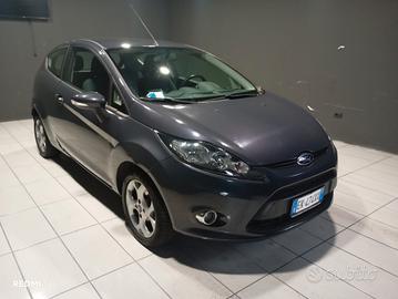 FORD FIESTA DEL 2012 BENZINA 130,000 KM NEOPATENTA