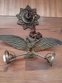 lampadario vintage con aquila in bronzo 