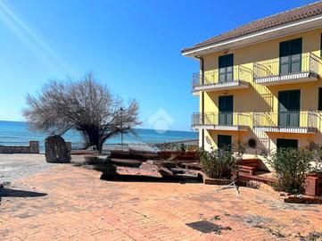 6 LOCALI A PISCIOTTA