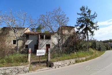 CASA DI CORTE A SAN BENEDETTO DEL TRONTO