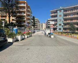 5 VANI + 2 ACC. - POSTO AUTO E POSTO MOTO IN PARC