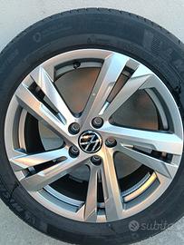 cerchi complete di gomme 