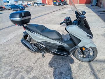 scooter Honda forza 350