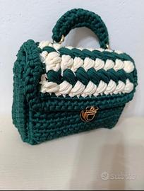 borsetta fatta ad uncinetto 