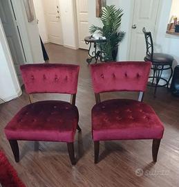 Poltroncine rosse in velluto di Mauro Ferretti