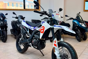 Aprilia SX 125 NUOVA DA IMMATRICOLARE - ULTIMO PEZ