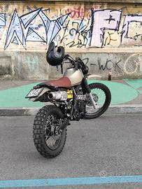 Honda Dominator 650 special / scrambler