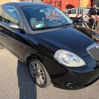LANCIA Ypsilon 1.4 16V Sport MomoDesign senza la