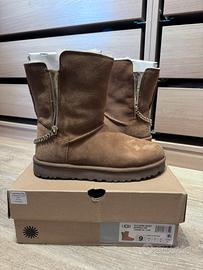 UGG classic Short sparkle zip