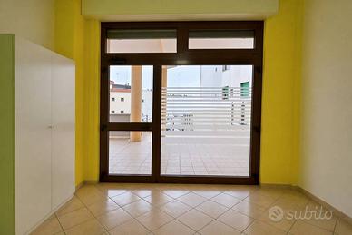 Immobile di 144 m² con 3 locali a Castellana Grott