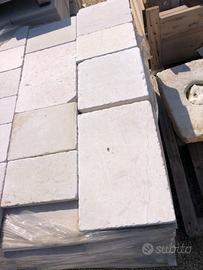 Tutte pietre lavorate selezionate