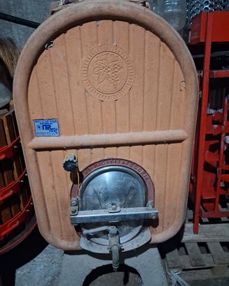 botte per vino in cemento 