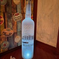 Bottiglia vodka Belvedere 6 l luminosa
