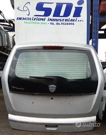 Portellone lancia musa