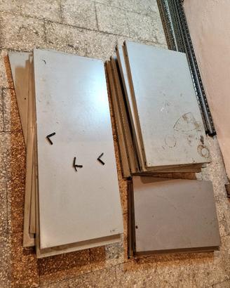 3 scaffali