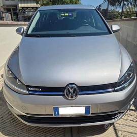 Volkswagen Golf VII 2017 5p 1.4 tgi Businessline