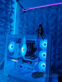 PC Gaming Bianco Fascia Alta - Pari al Nuovo - Un 