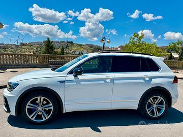 Volkswagen Tiguan 2.0 TDI Sport 150 cv R-Line