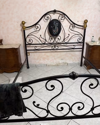 Camera da letto antica + salotto + credenza ecc