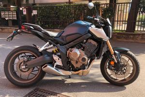 Honda Cb 650 r 2700 km e clutch