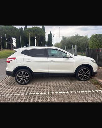 Qasquai 1.6 4x4 tekna