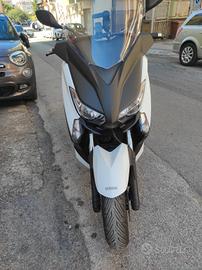  Yamaha Xmax 400