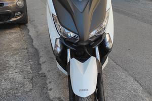  Yamaha Xmax 400