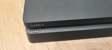 PlayStation 4 slim + giochi