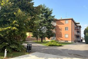 3 LOCALI A LONATE POZZOLO