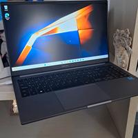 Nuovo Samsung book 4