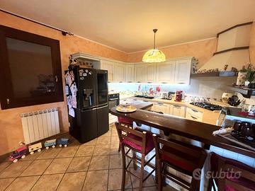 CAVARZERE: 125B: Villa singola con ampio scoperto