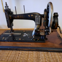 Macchina da cucire d'epoca